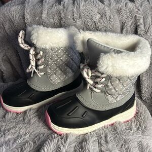 NWOT Carter’s Vermont Cold Weather Snow Boot - Size 10